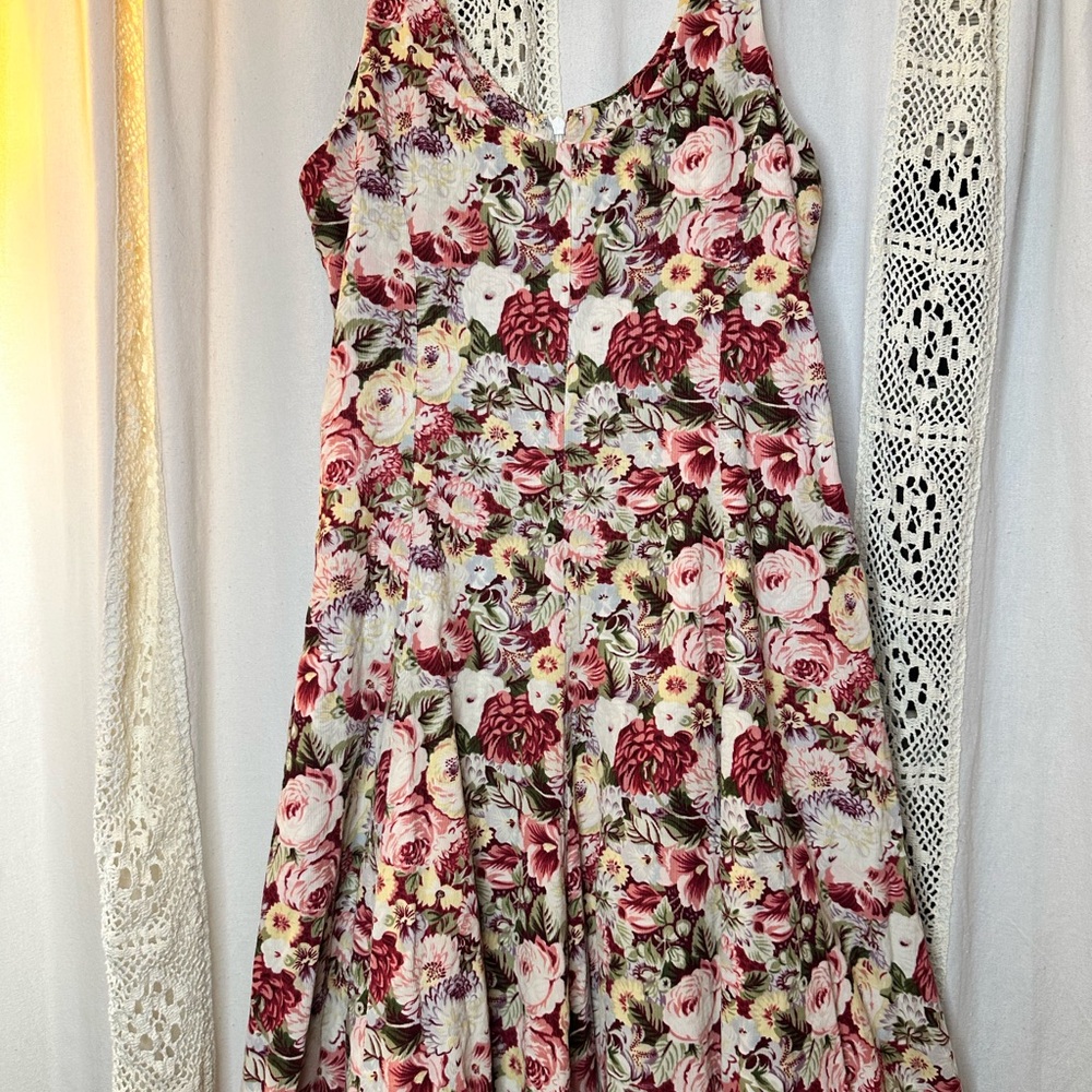 Floral V‑Neck Maxi Dress in Rose and Cream
